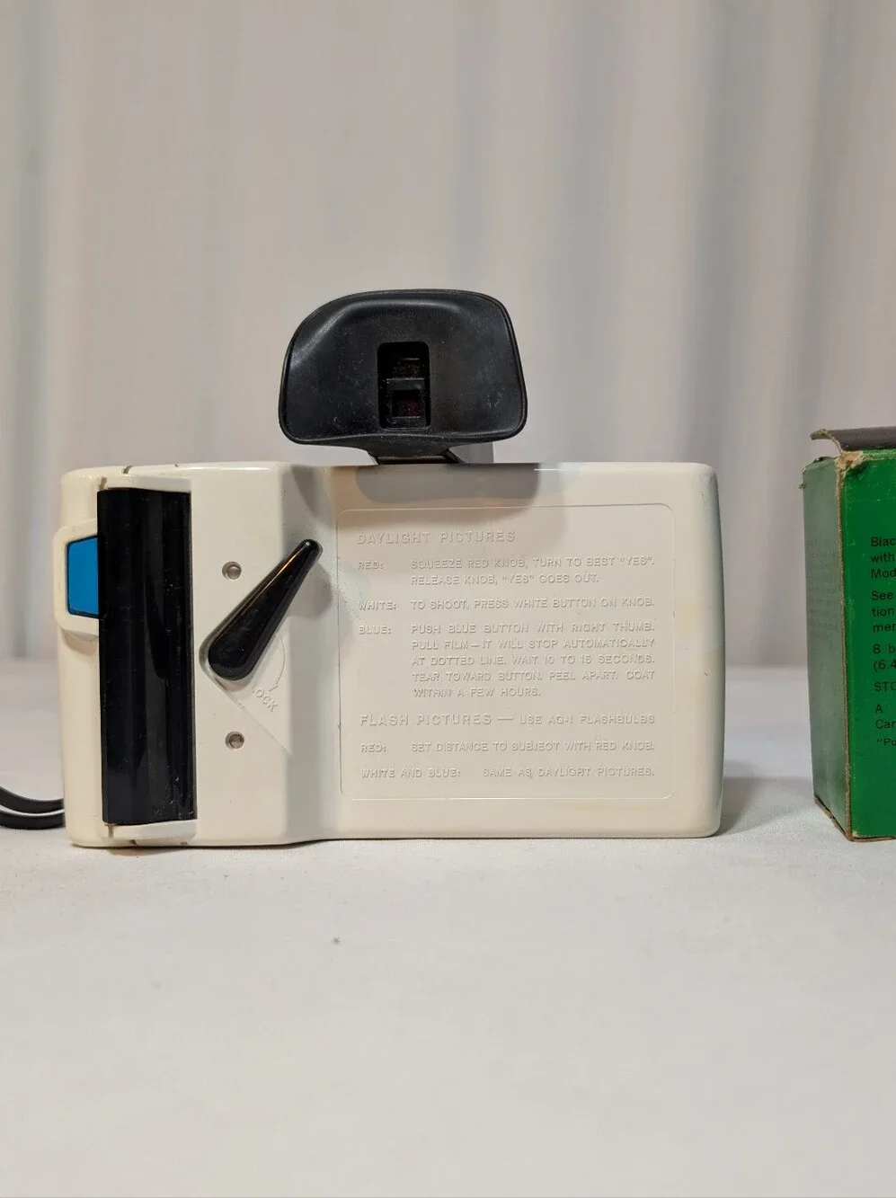 Vintage Polaroid Swinger Model 20 Instant Film Land Camera W Film & Leather Case